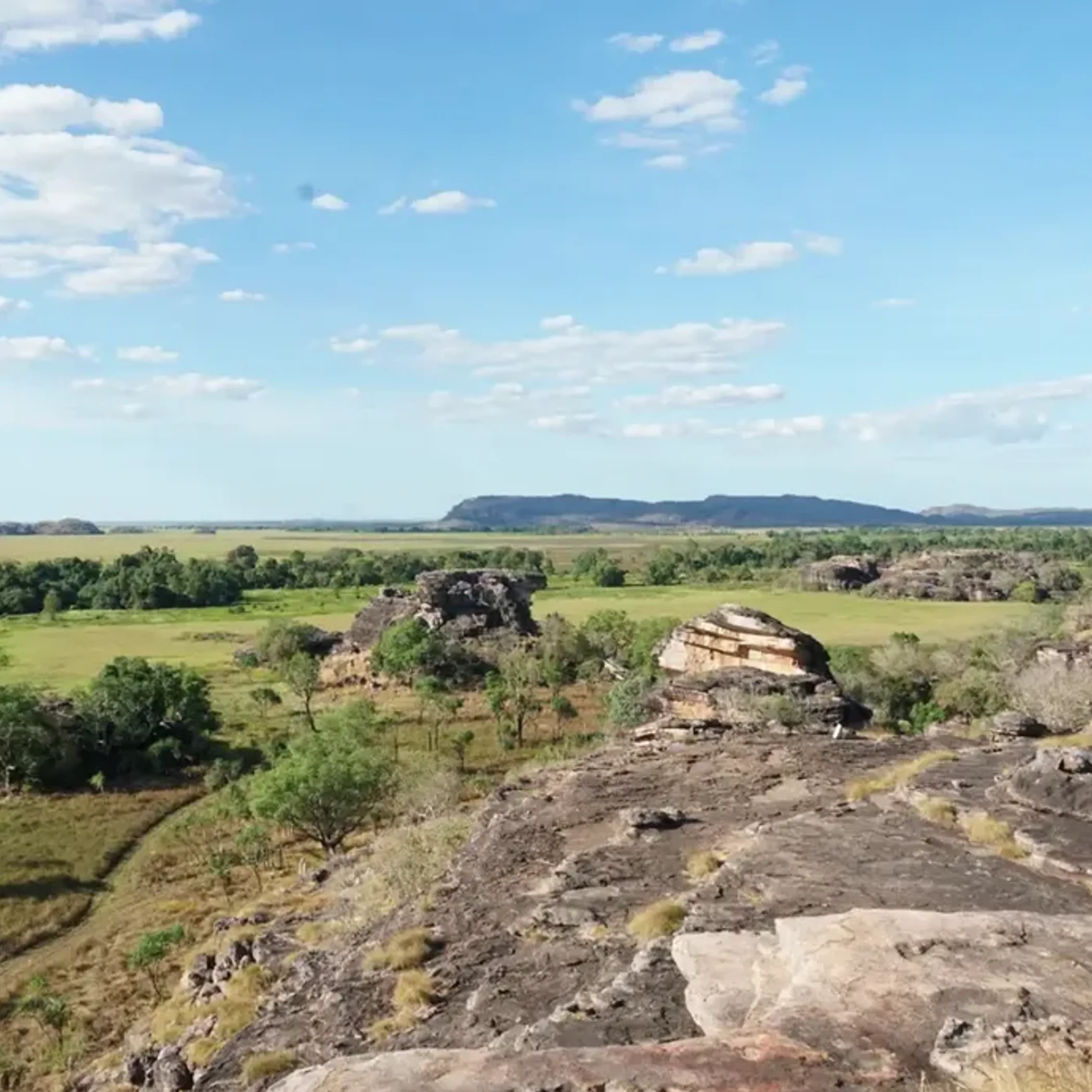 kakadu national park hiking trail scenery